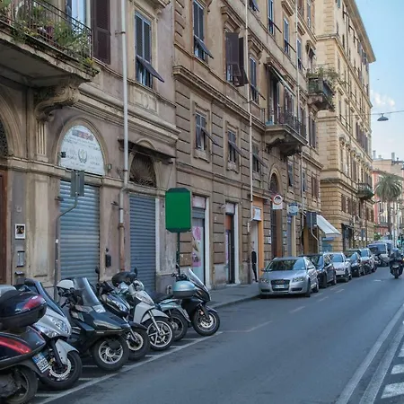 Mansarda Dei Poeti Appartement *