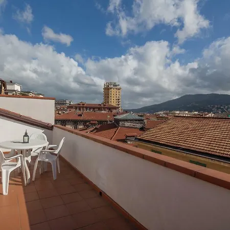 Mansarda Dei Poeti Appartement